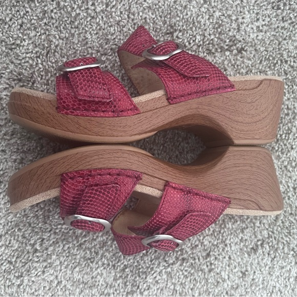 Dansko Sophie Red Double Strap Snake Platform Slip on Sandal Women SZ 37 - Picture 5 of 9